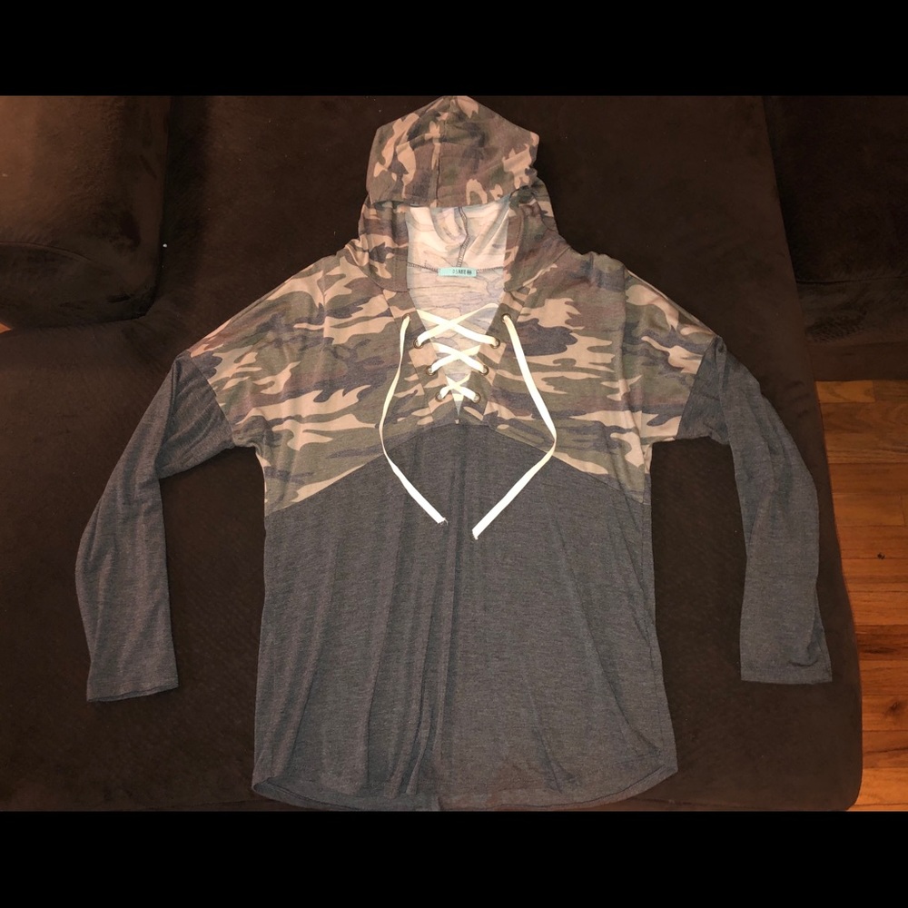 Women’s boutique long sleeve camo lace-up top